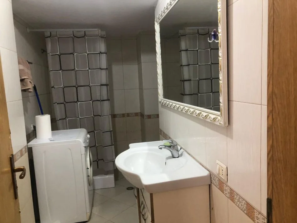 Tirane, jap me qera apartament 2+1+Ballkon Kati 3, 90 m² 600 € (Don Bosko)