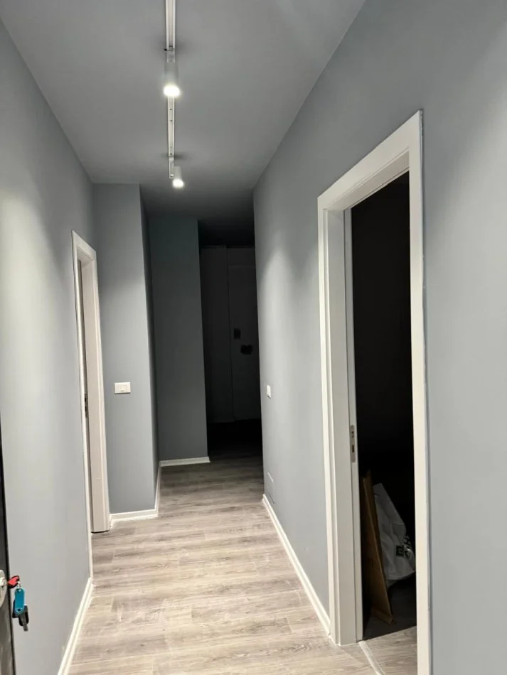 Tirane, jepet me qera 1+1 Kati 4, 70 m² 600 € (Don Bosko, Tirana Trio Tower)