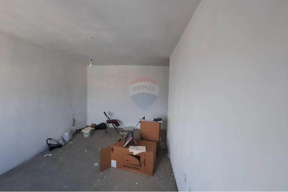 Tirane, shitet apartament 3+1 Kati 9, 130 m² 132.000 € (Pallatet Cabej)