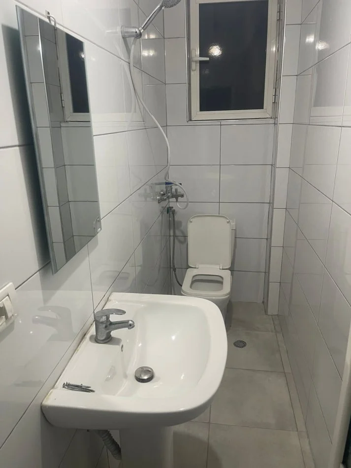 Tirane, jepet me qera shtepi 2+1 Kati 2, 90 m² 400 € (Qyteti Studenti)