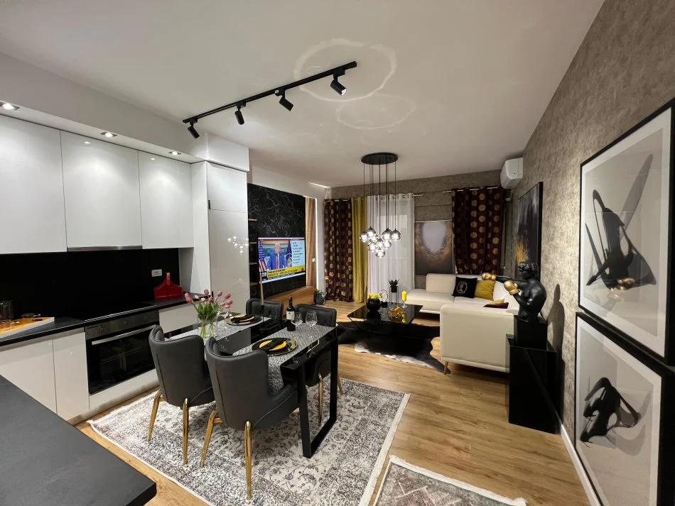 Tirane, shitet apartament 2+1+Aneks+Ballkon Kati 3, 101 m² 258.000 € (Komuna e Parisit)