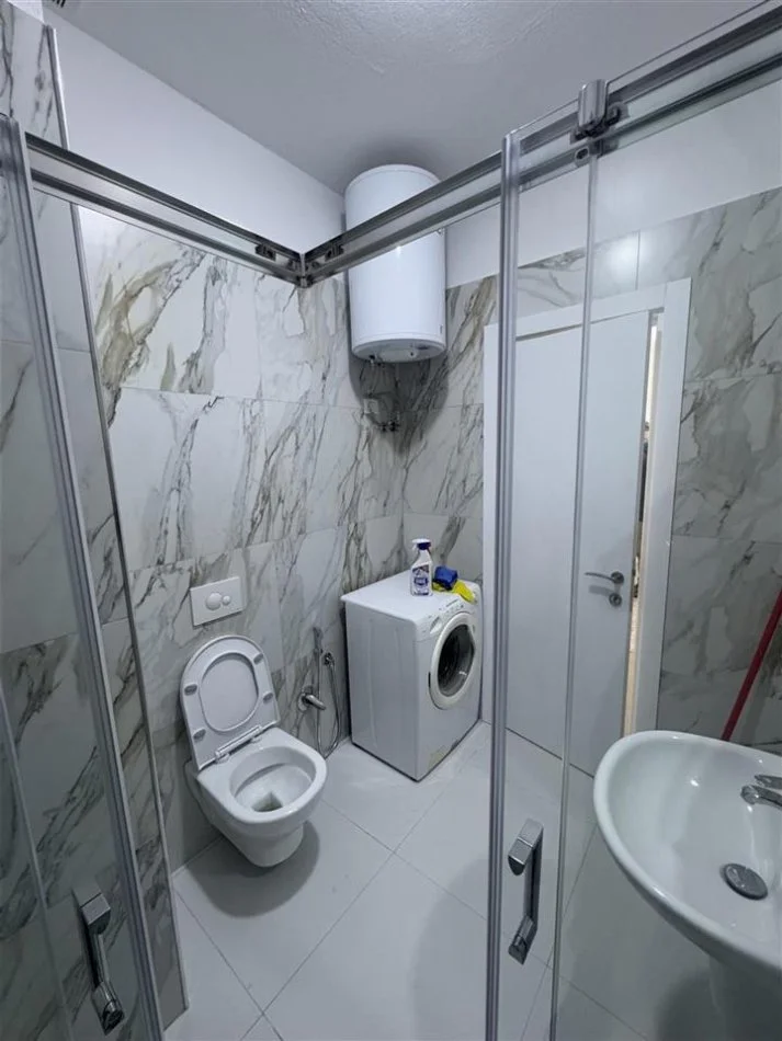 Tirane, jap me qera apartament 1+1+Ballkon Kati 5, 70 m² (Rruga Bardhyl, afer bar Oslo)