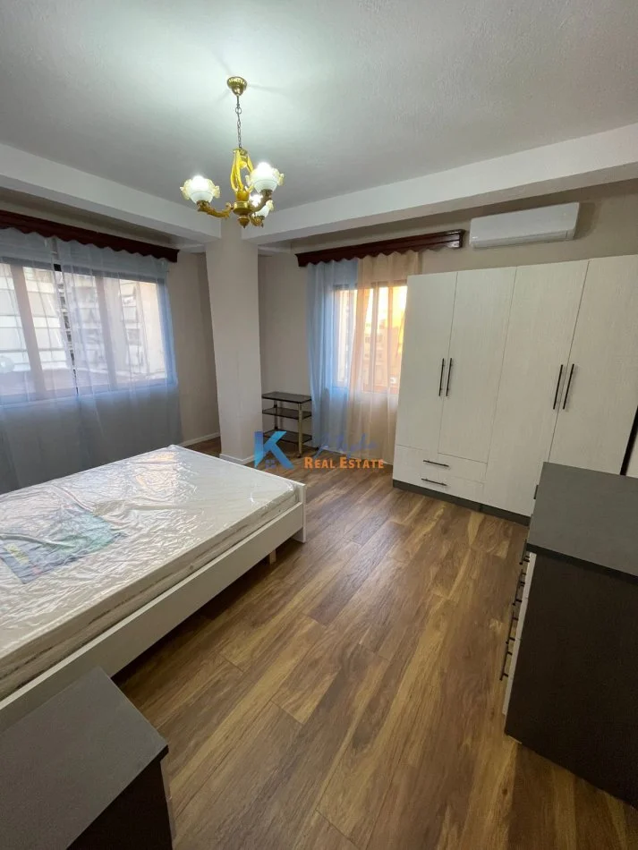 Tirane, jap me qera apartament 2+1 Kati 4, 104 m² 700 € (Myslym Shyr, pas Big Market)