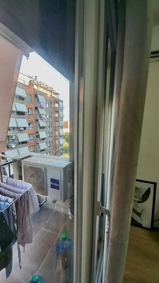 Tirane, jepet me qera apartament 1+1+Ballkon Kati 5, 68 m² 450 € (5 Maji)