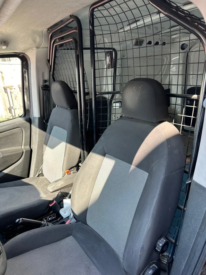 Durres, shitet Furgon FIAT DOBLO Benzin+Gaz, kafe manuale Kondicioner 156.000 km 8.000 €