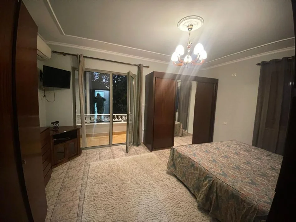 Tirane, jap me qera apartament 2+1+Ballkon Kati 2, 114 m² (Ish Tregu Elektrik)