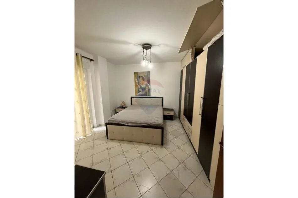 Tirane, jepet me qera apartament 2+1 Kati 1, 78 m² 450 € (Liqeni That)