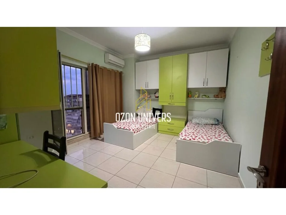 Tirane, shitet apartament 3+1+Ballkon Kati 8, 122 m² 280.000 €
