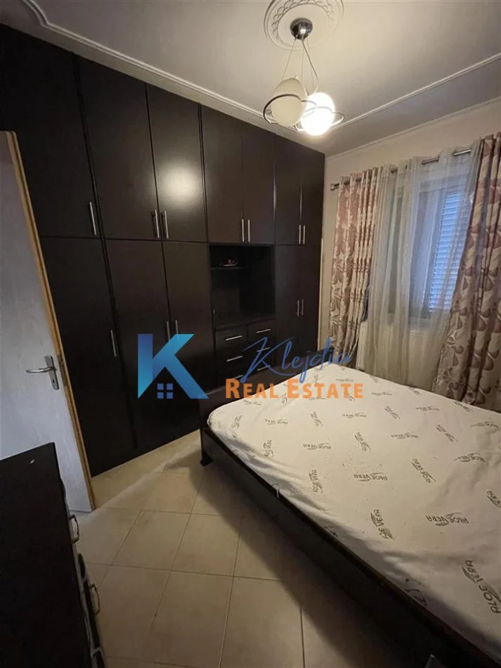Tirane, jap me qera apartament 2+1+Ballkon , 700 € (Kodra e Diellit)