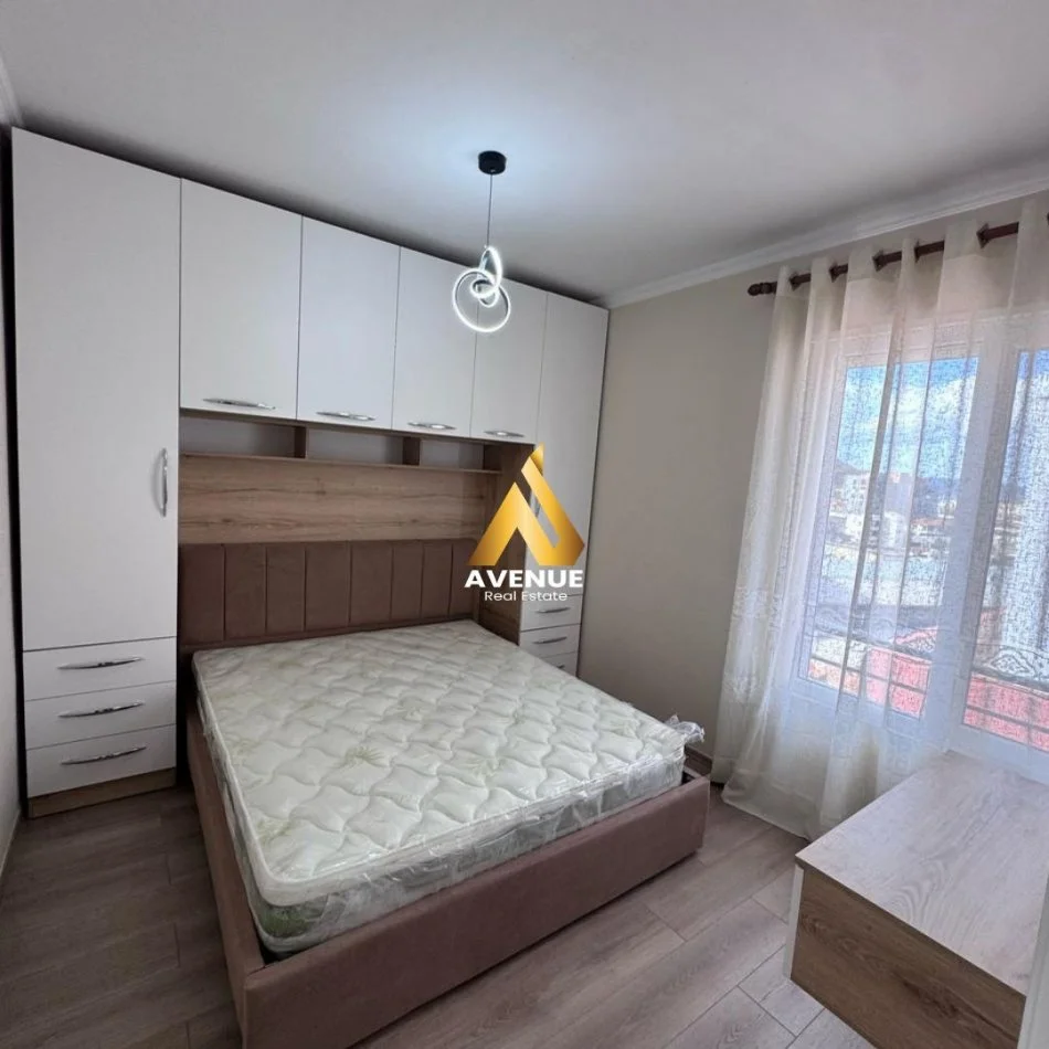 Tirane, jepet me qera apartament 2+1+Ballkon Kati 5, 75 m² 500 € (hamdi pepo)