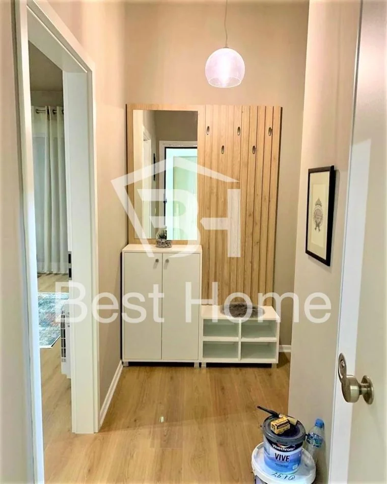 Tirane, jepet me qera apartament 2+1+Ballkon Kati 5, 100 m² 700 € (21 Dhjetori, Kompleksi Kontakt)