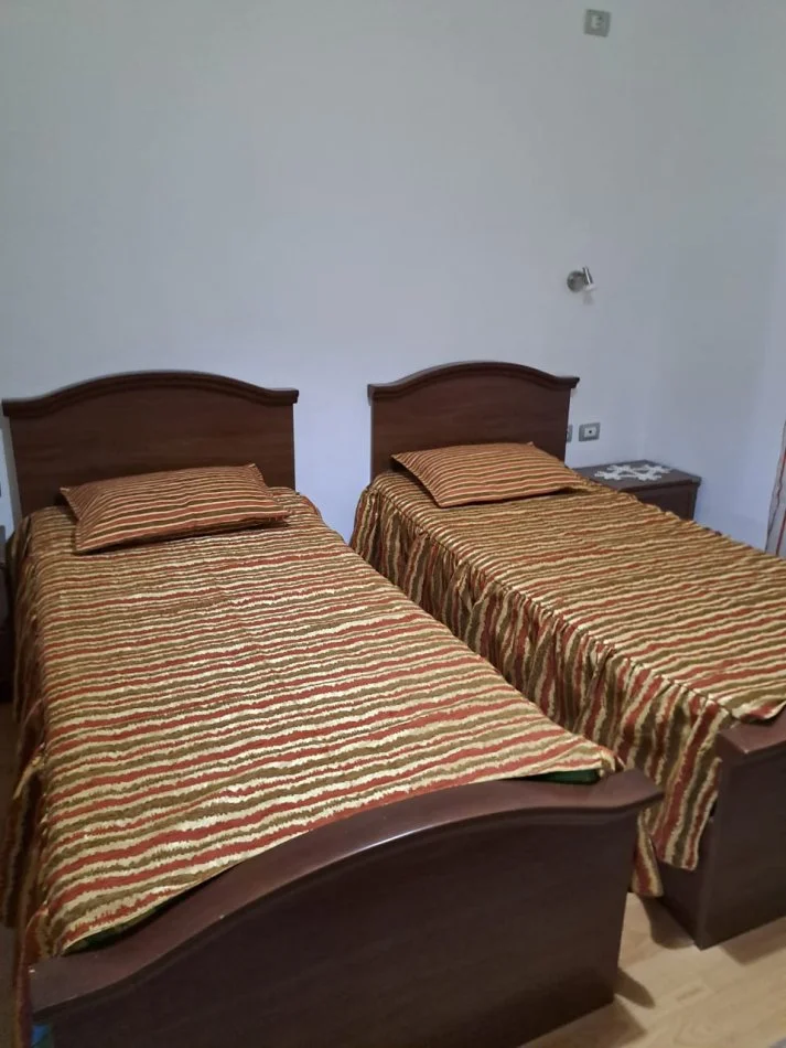 Tirane, jepet me qera shtepi 2+1 Kati 2, 100 m² 450 € (Astir)