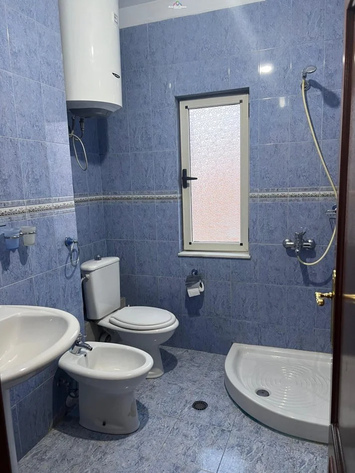 Tirane, jepet me qera apartament 1+1+Ballkon Kati 6, 60 m² 420 € (Rruga e Elbasanit, prane Higjenes)