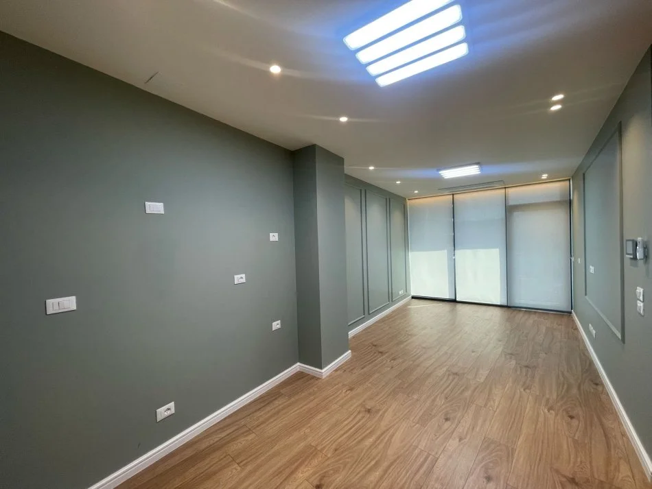 Tirane, jepet me qera zyre Kati 6, 100 m² 1.400 € (Lake View)