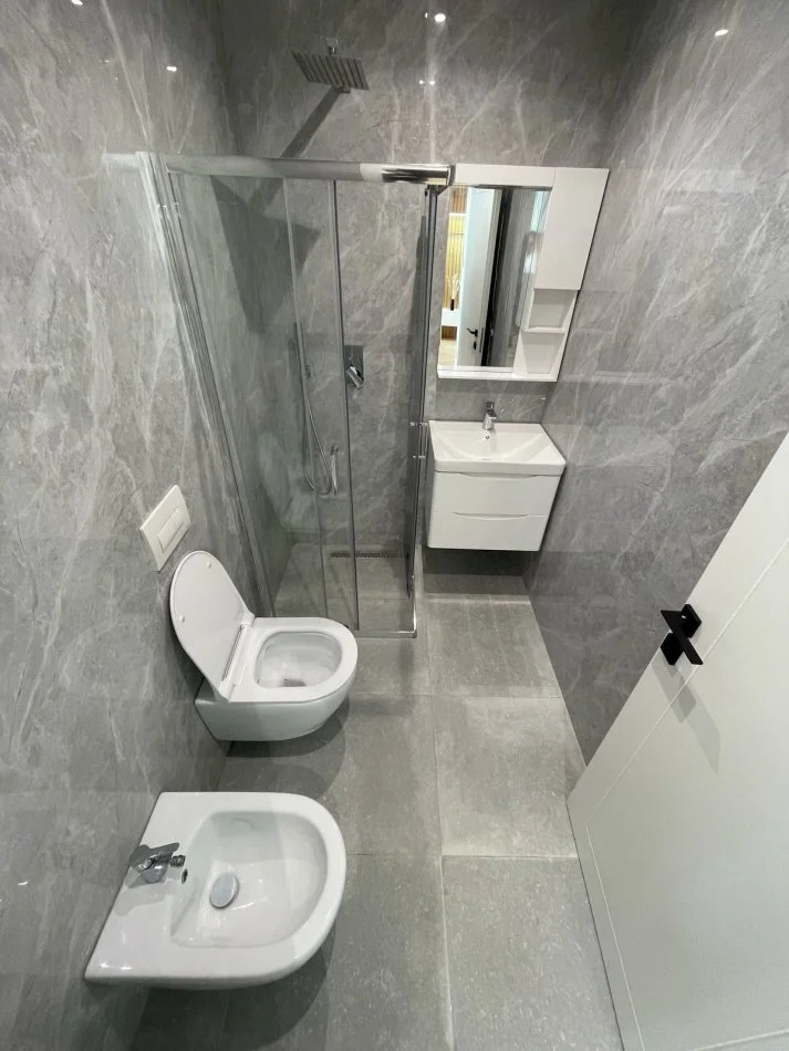 Tirane, jepet me qera apartament 1+1 Kati 2, 55 m² 550 € (Bulevardi i Ri)