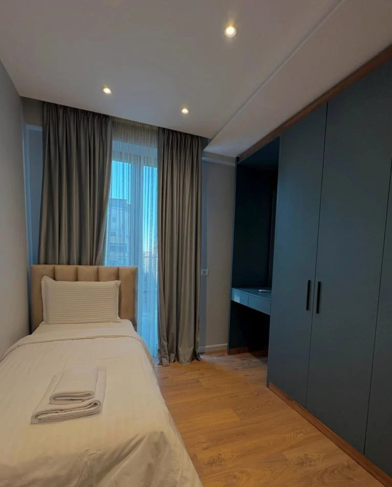 Tirane, jepet me qera apartament 3+1 Kati 6, 110 m² 1.600 € (Parku Olimpik)