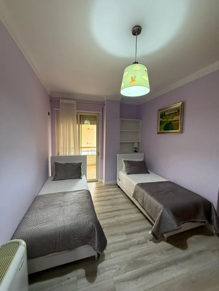 Shqiperi, jepet me qera apartament 2+1 Kati 5, 140 m² 800 € (Parku Olimpik)