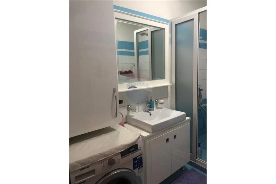 Tirane, jepet me qera apartament 2+1 Kati 2, 100 m² 470 € (Endri Keko)