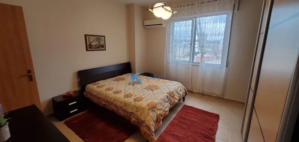 Tirane, jap me qera apartament 1+1+Ballkon Kati 8, 72 m² 600€ (Pazari i Ri, Rruga Hoxha Tahsim)