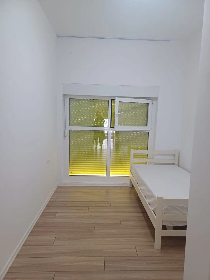 Tirane, jepet me qera apartament Kati 4, 80 m² 480 € (Kompleksi Mangalem)