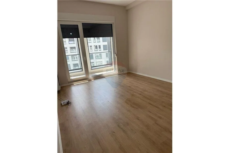 Tirane, shitet apartament 2+1 Kati 8, 92 m² 190.000 € (21 Dhjetori)
