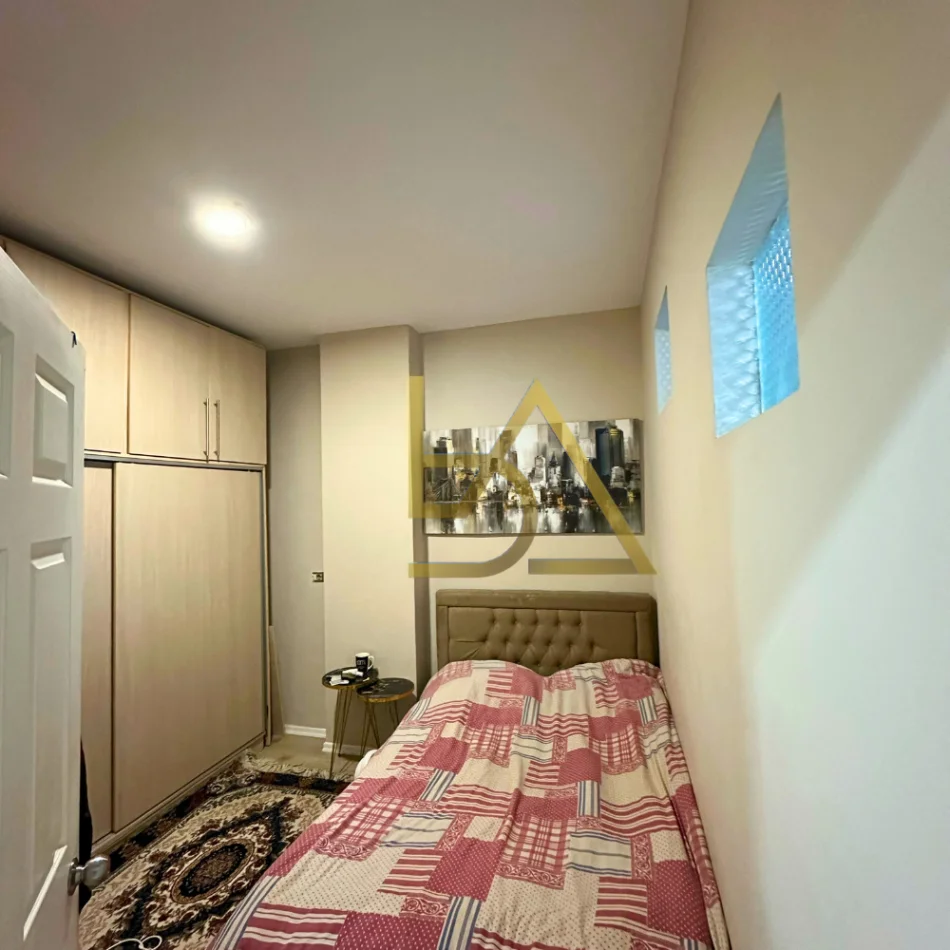Tirane, shitet apartament 3+1+Ballkon Kati 3, 