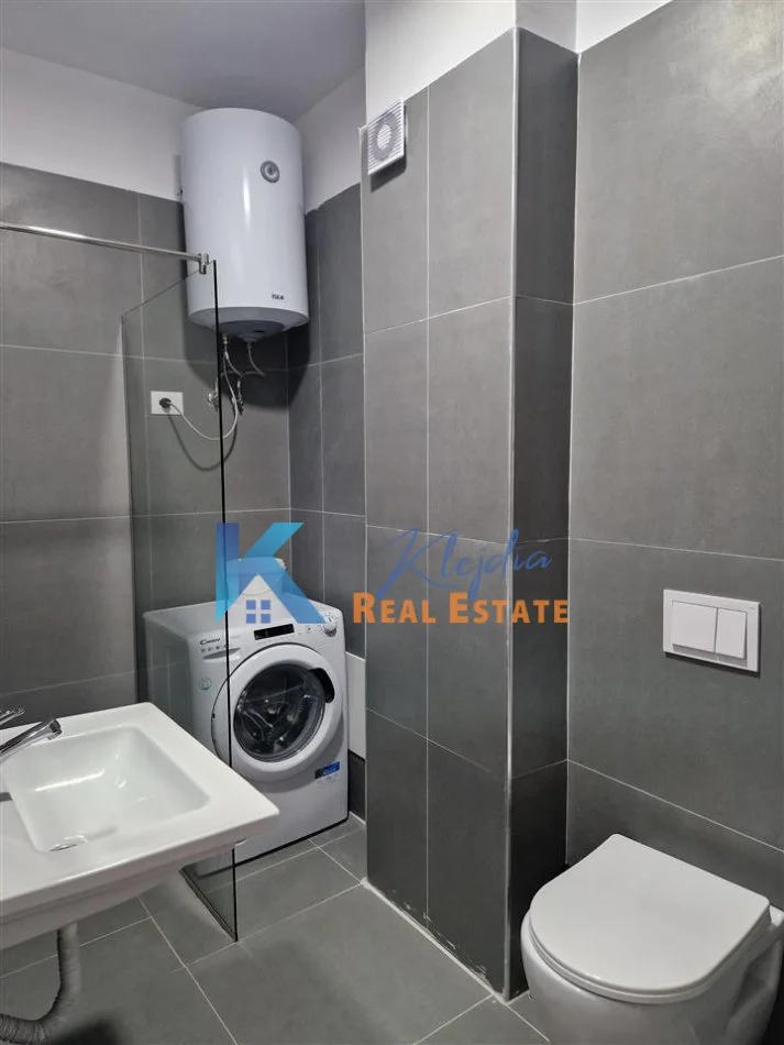 Tirane, jap me qera apartament 1+1+Ballkon Kati 6, 70 m² 600 € (Don Bosko, te Trio Towers Residence)