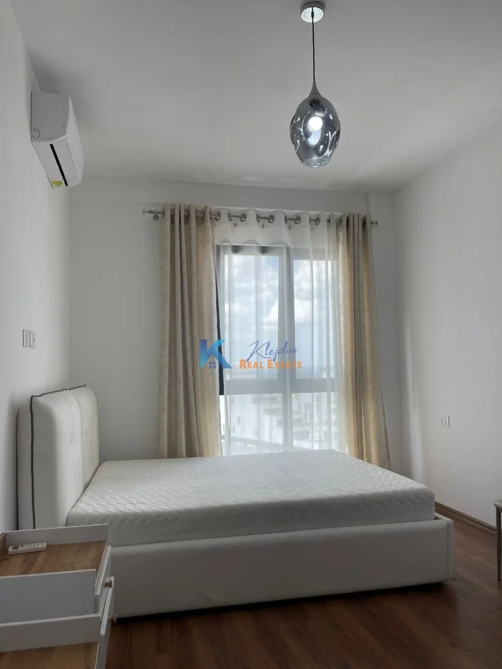 Tirane, jap me qera apartament 1+1+Ballkon Kati 10, 70 m² 580 € (Kompleksi Arlis, ne rrugen e Dibres)