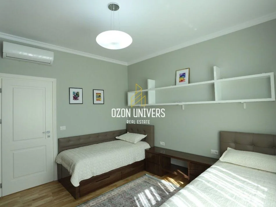 Tirane, jepet me qera apartament 2+1+Ballkon Kati 1, 129 m² 1.400 € (Rezidencë në TEG)