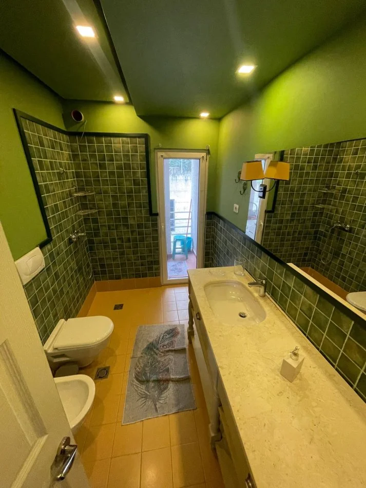 Tirane, jepet me qera apartament 3+1 Kati 3, 133 m² 1.000 € (Kodra e Dielli 2)