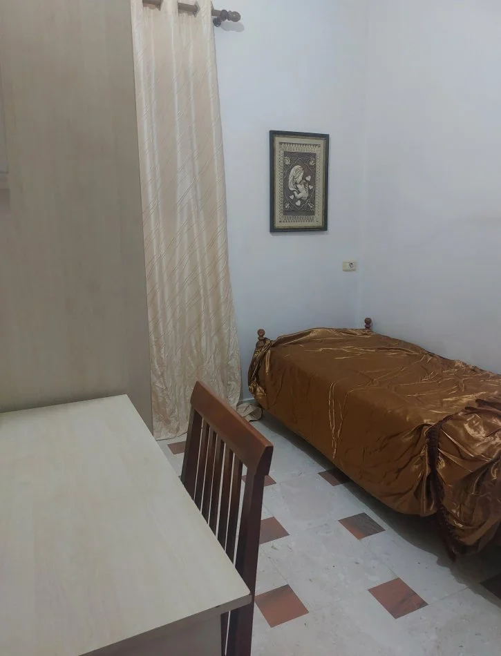 Tirane, jap me qera apartament 3+1+Ballkon Kati 1, 100 m² 800 € (Pazari i Ri)