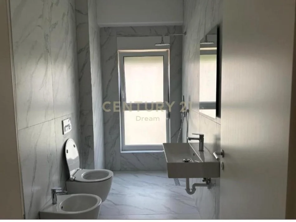 Tirane, jepet me qera apartament 1+1 Kati 6, 53 m² 400 € (Rezidenca Kaimi ,Ali dem)