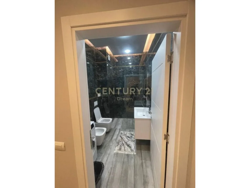 Tirane, jepet me qera apartament 2+1+Aneks+Ballkon Kati 7, 123 m² 800 € (Kompleksi Molla)