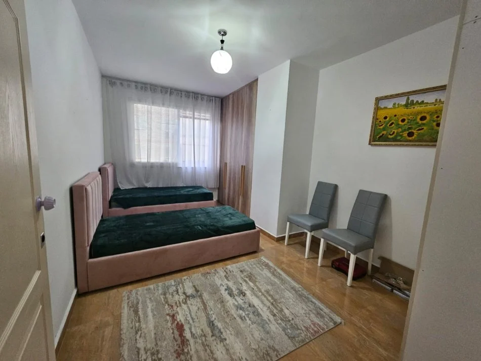 Tirane, shitet apartament 2+1+Ballkon Kati 7, 103 m² 130.000 € (loni ligori)