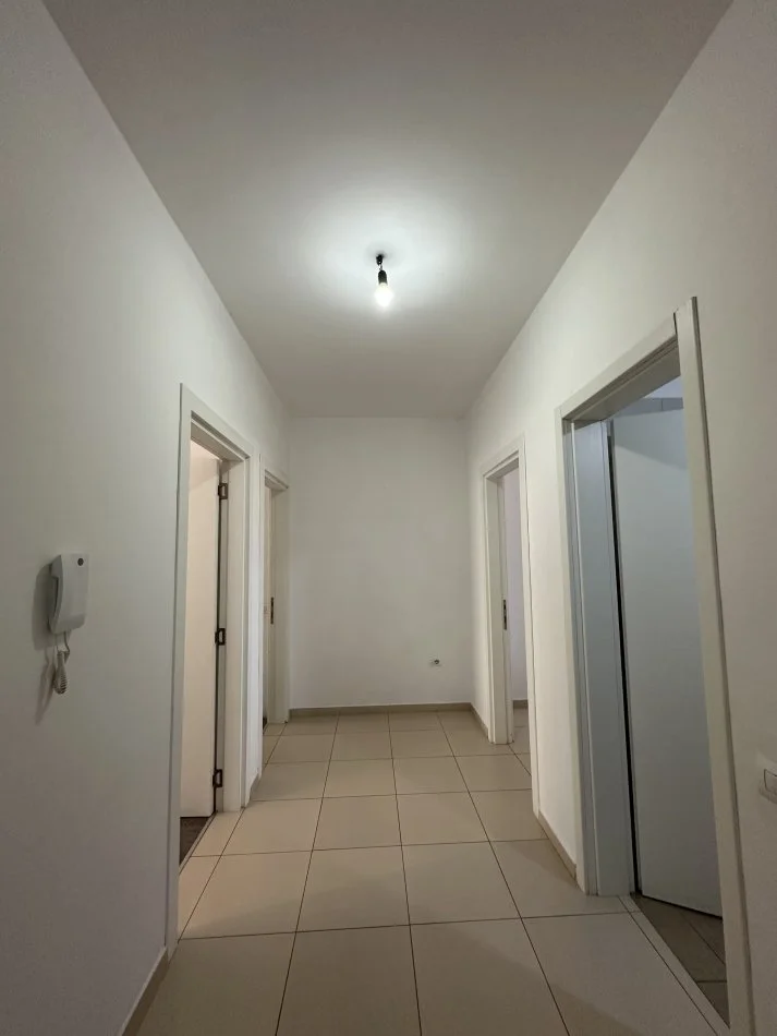 Tirane, jepet me qera apartament 2+1 Kati 3, 90 m² 500 € (Astir)