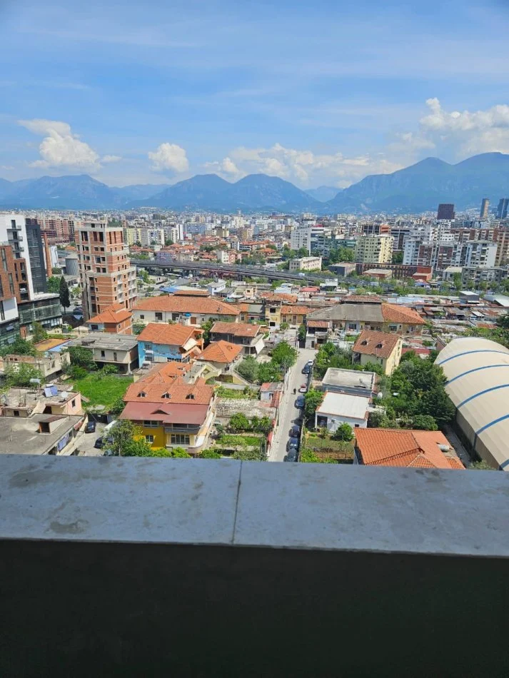 Tirane, jepet me qera apartament 1+1 Kati 11, 70 m² 450 € (Tirana Golden Park)