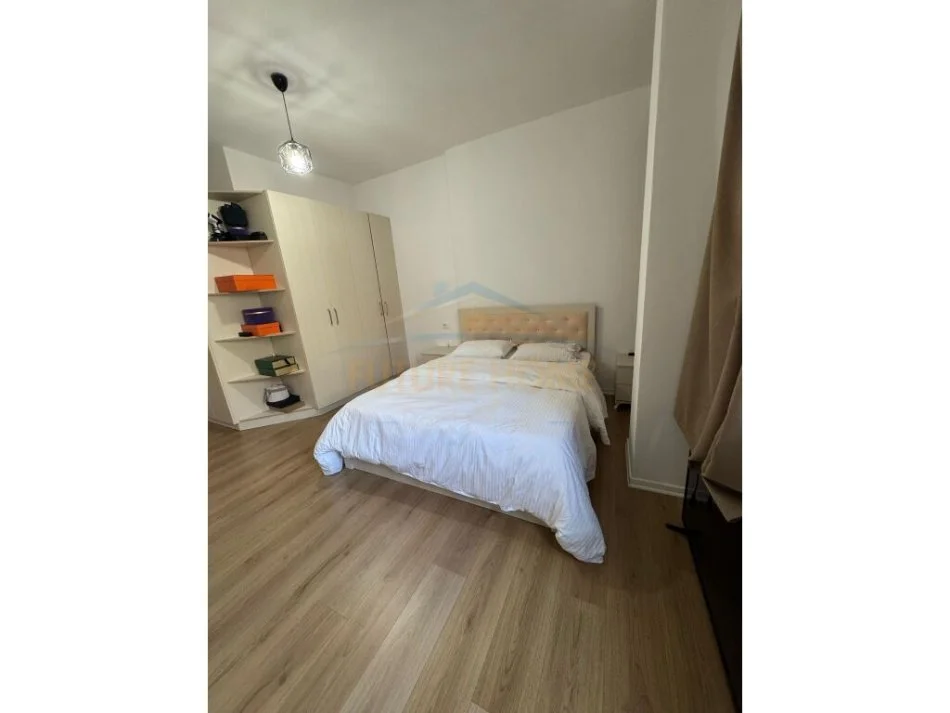 Tirane, shitet 2+1 Kati 5, 135 m² 210.000 € (Shitet, Apartament 2+1+Post Parkimi, Grand Gallery, Yzberisht, Tirane.)
