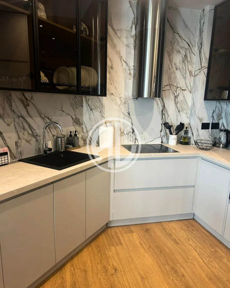 Durres, jepet me qera 2+1+Ballkon Kati 3,