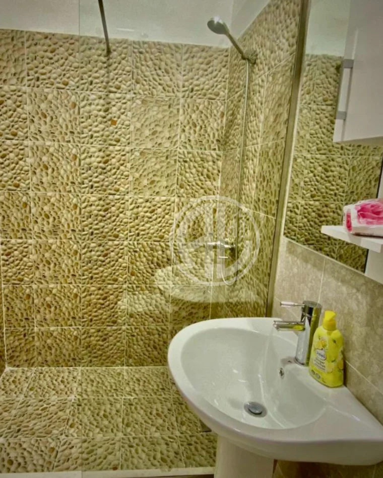 Durres, jepet me qera 1+1 Kati 3,