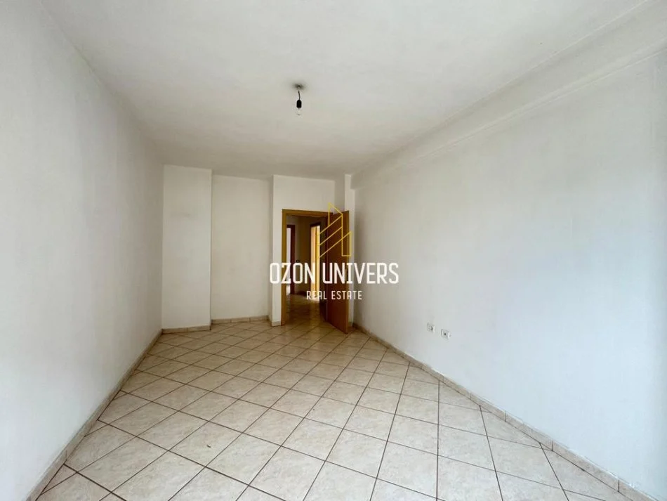 Tirane, shitet apartament 2+1+Ballkon , 117 m² 141.048 € (përballë Vilës “L”, Astir)