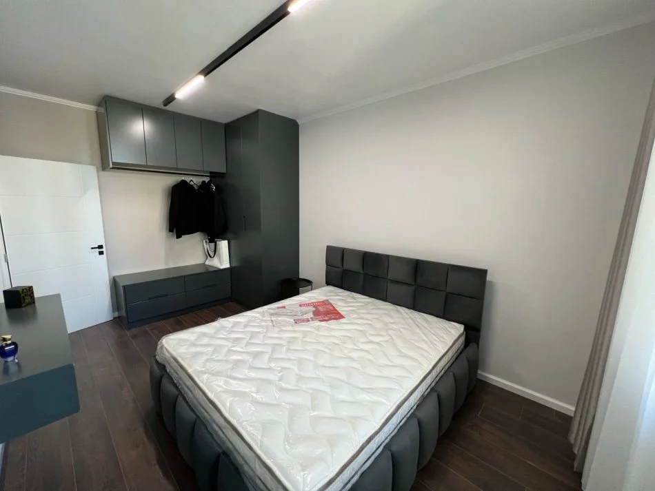 Tirane, jepet me qera apartament 1+1 Kati 9, 75 m² 800 € (Rruga e Elbasanit)