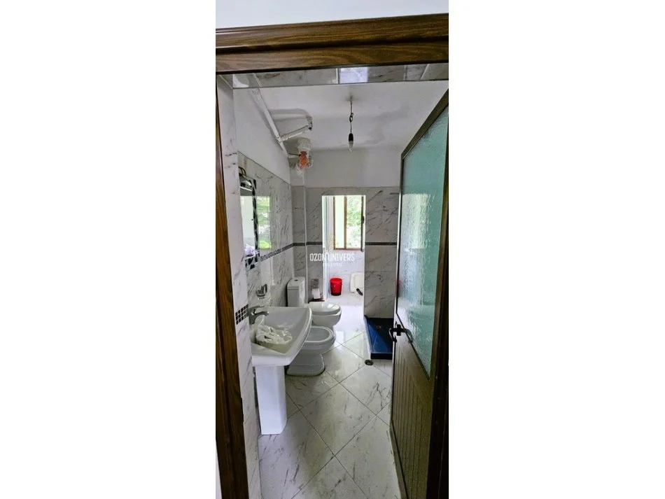 Tirane, jepet me qera apartament 1+1 Kati 2, 75 m² 400 € (Allias)