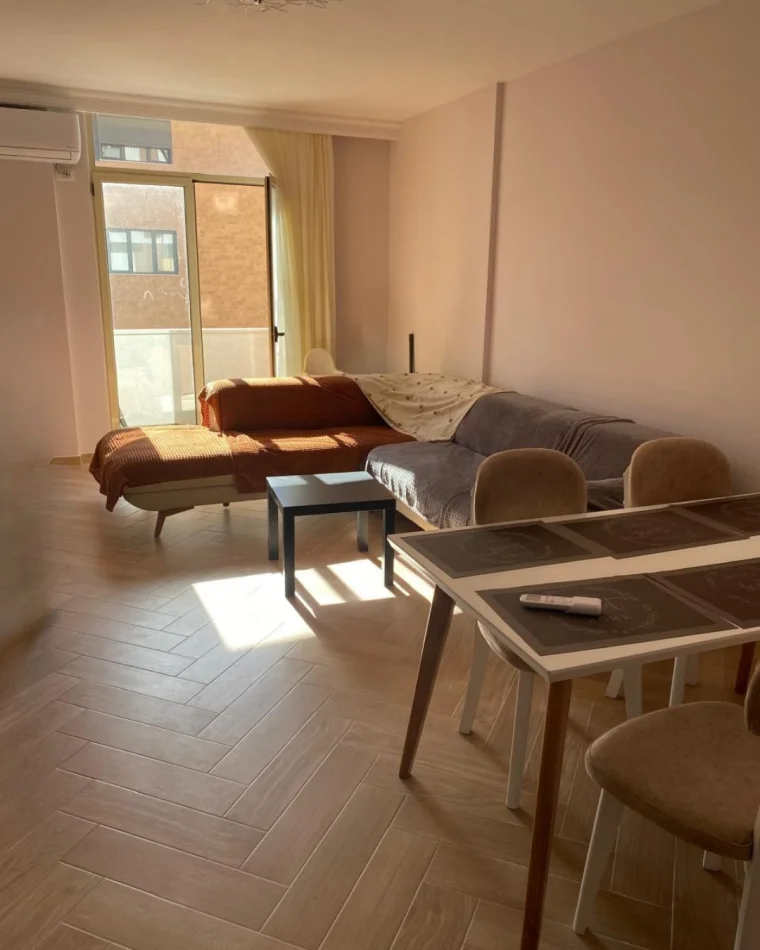 Durres, jepet me qera apartament 2+1+Ballkon Kati 2, 500 € 