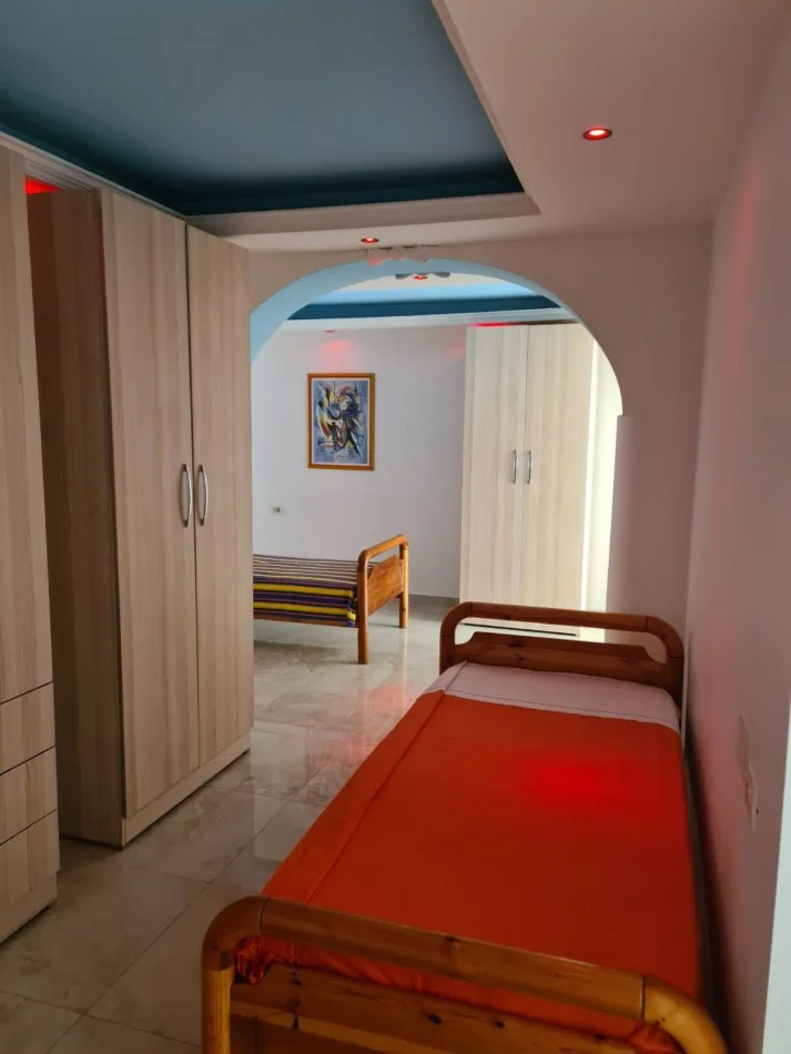 Tirane, jepet me qera apartament 2+1 Kati 1, 90 m² 400 € (Qytet Studenti)