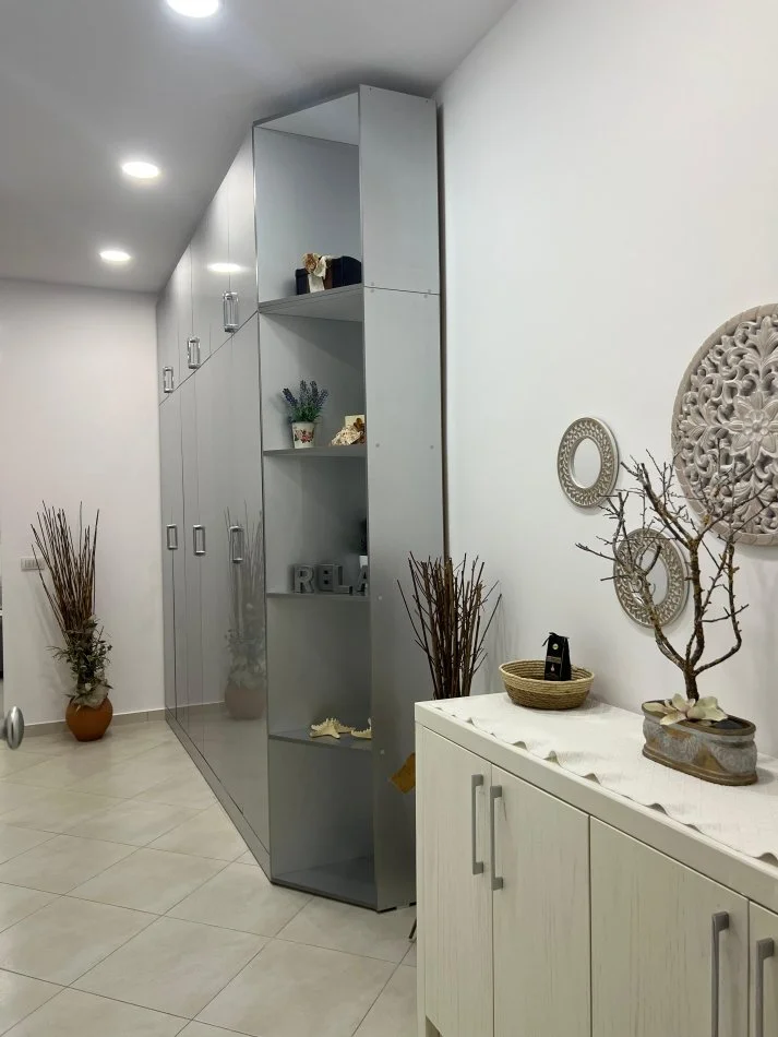 Tirane, jepet me qera apartament 1+1 Kati 2, 65 m² 600 € (Kopshti Botanik)