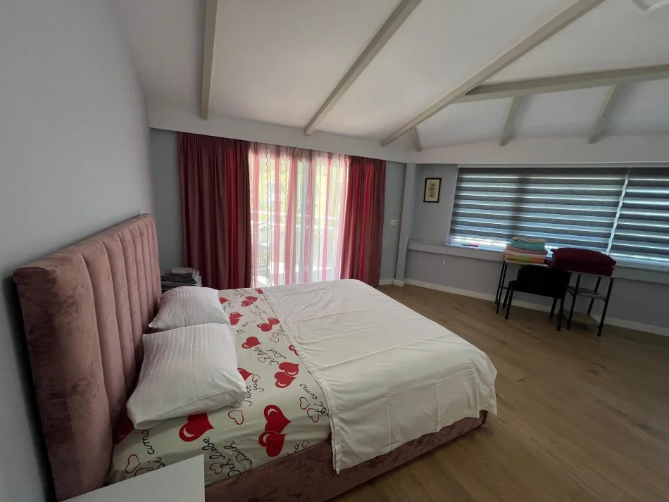 Tirane, jepet me qera apartament 2+1 Kati 9, 130 m² 999 € (Rruga e Elbasanit)