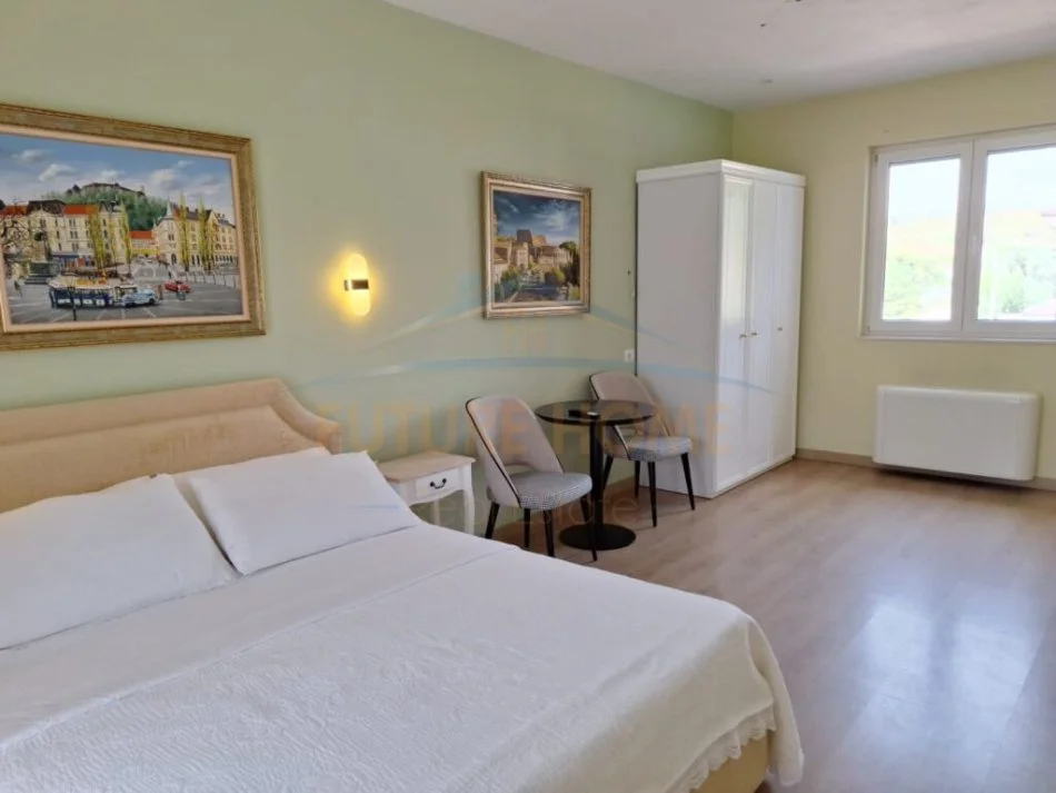 Tirane, jepet me qera Vile , 3.000 € (Mullet)