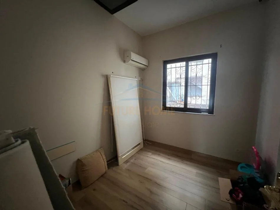 Tirane, jepet me qera Vile , (MJULL BATHORE)