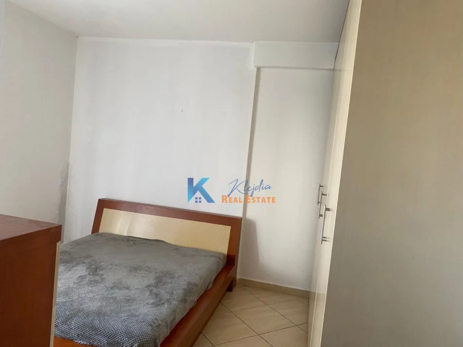 Tirane, jap me qera apartament 3+1+Ballkon Kati 3, 115 m² 500 € (Kodra e Diellit, Rruga Rrapo Hekali)