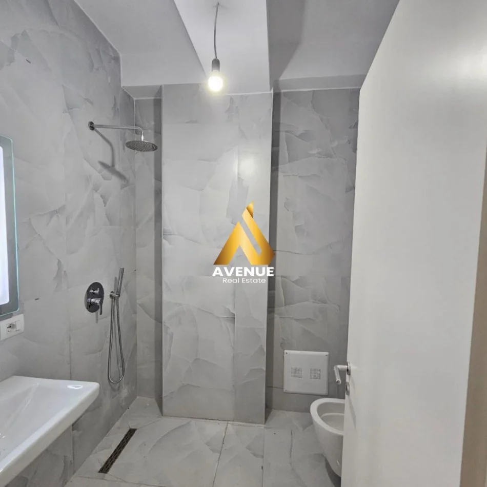 Tirane, jepet me qera apartament 2+1+Ballkon Kati 4, 85 m² 500 € (PASHO HYSA)